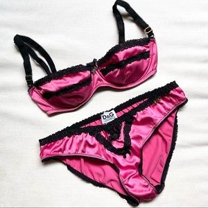 D&G hot pink bra and panty set (bra 32C / panty M)